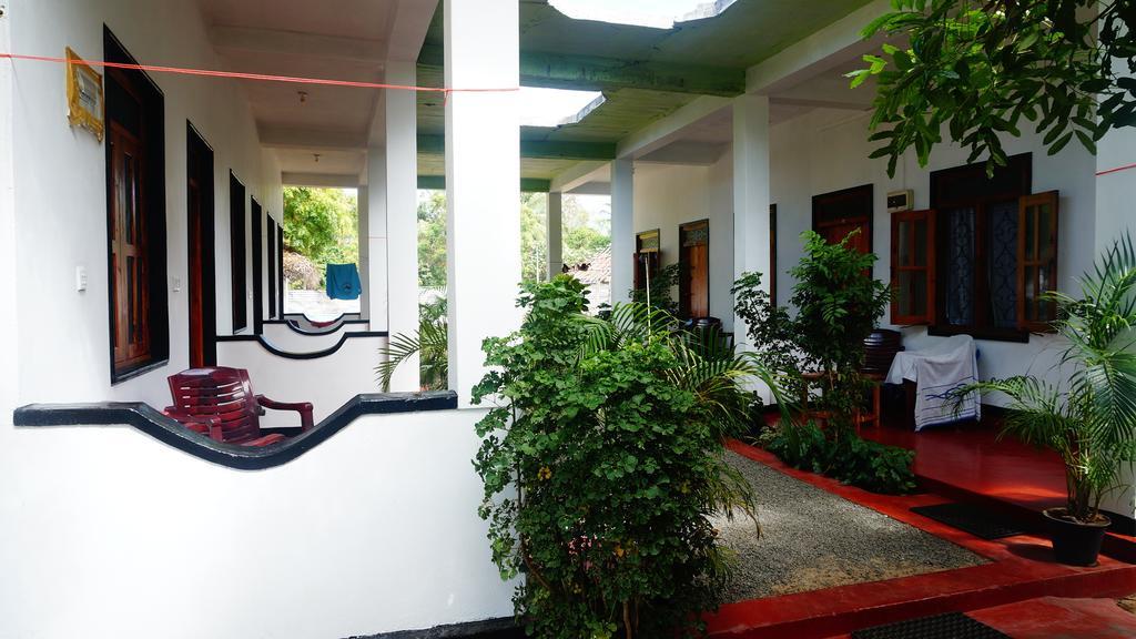 Zimbay Guest House Arugam Bay Exterior photo