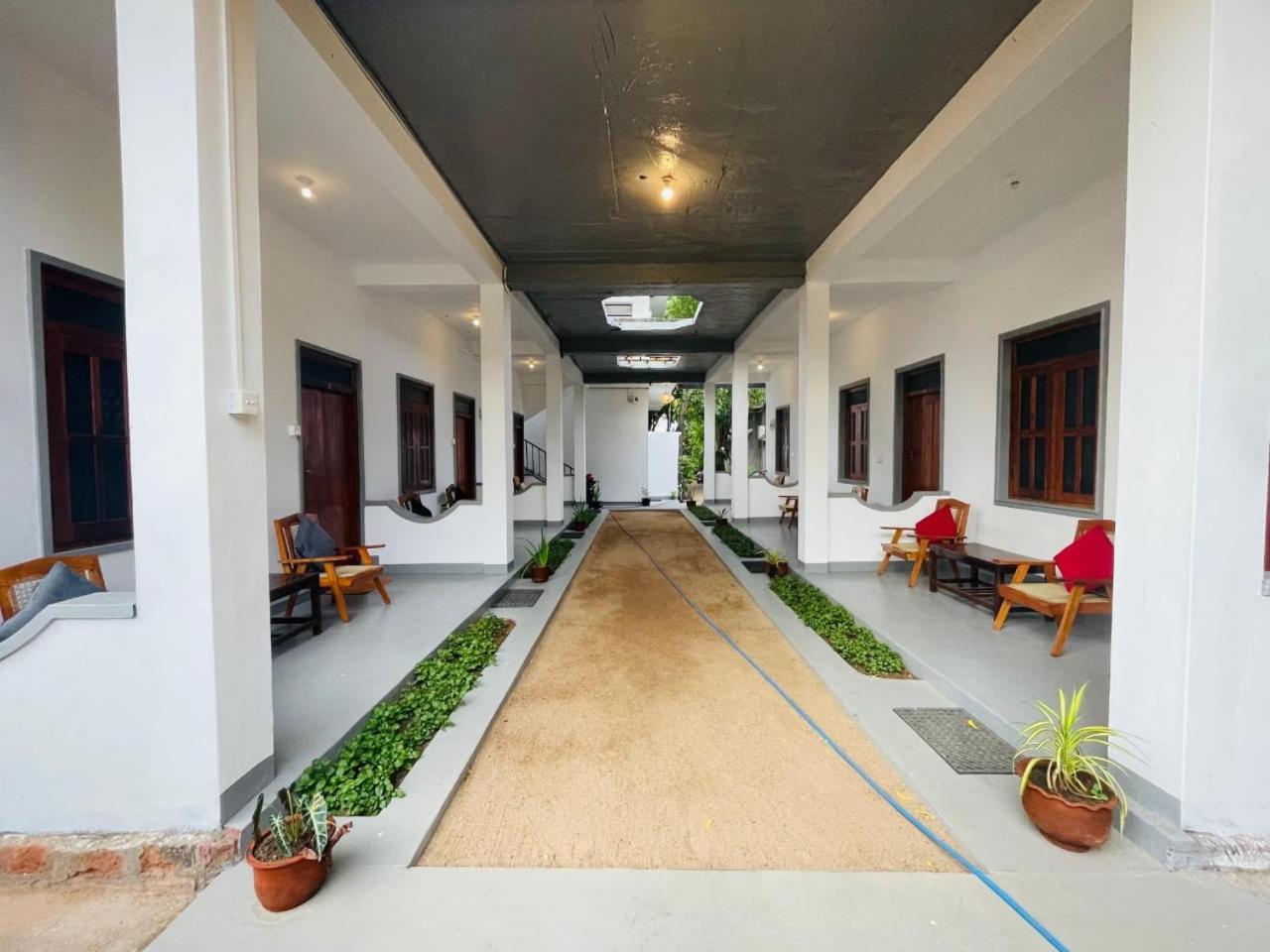 Zimbay Guest House Arugam Bay Exterior photo