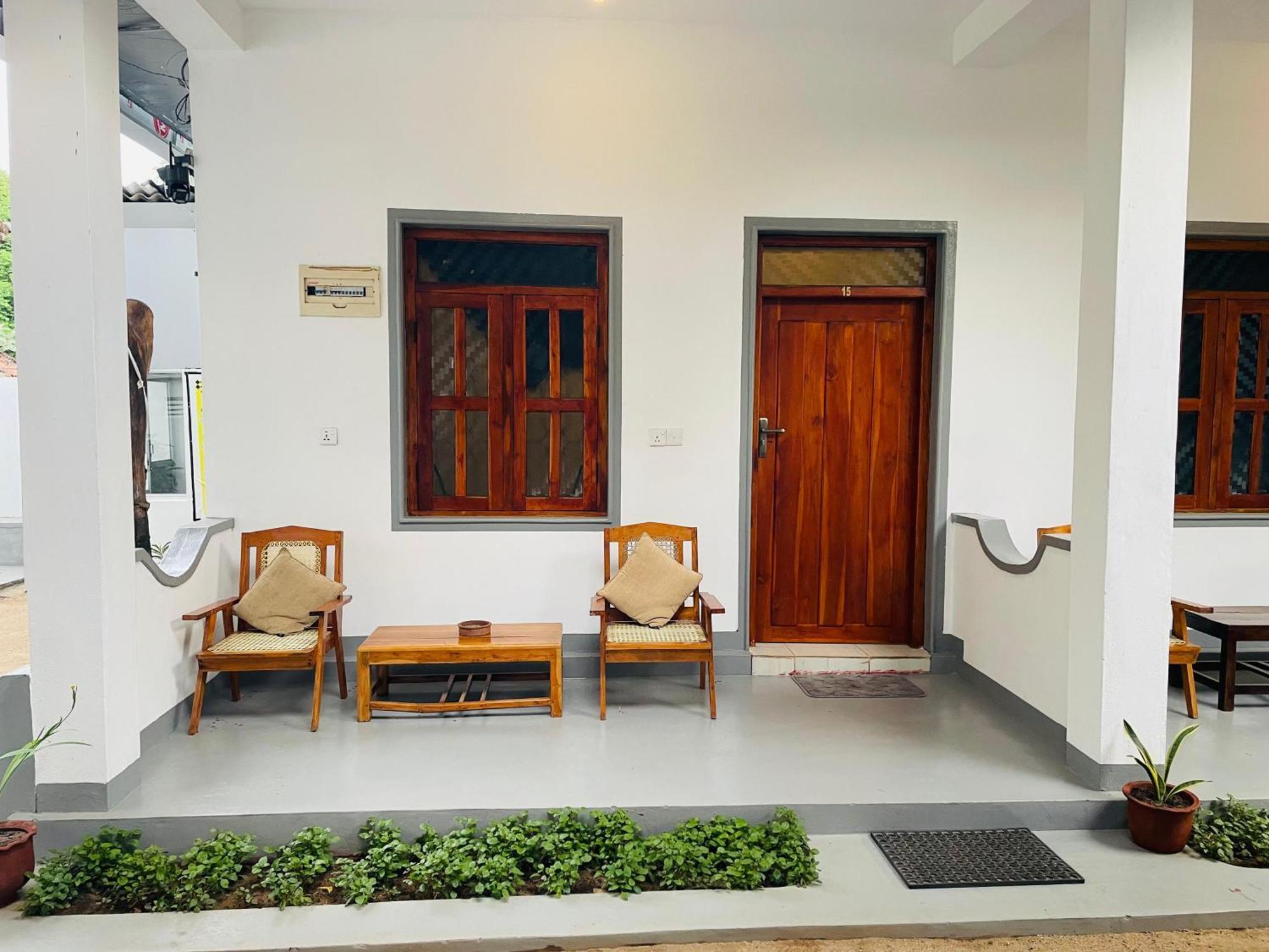 Zimbay Guest House Arugam Bay Exterior photo